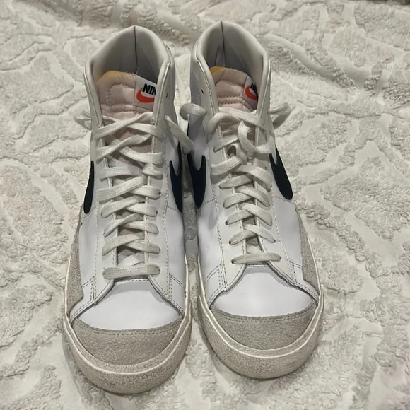 Nike Sneakers - Picture 2 of 3